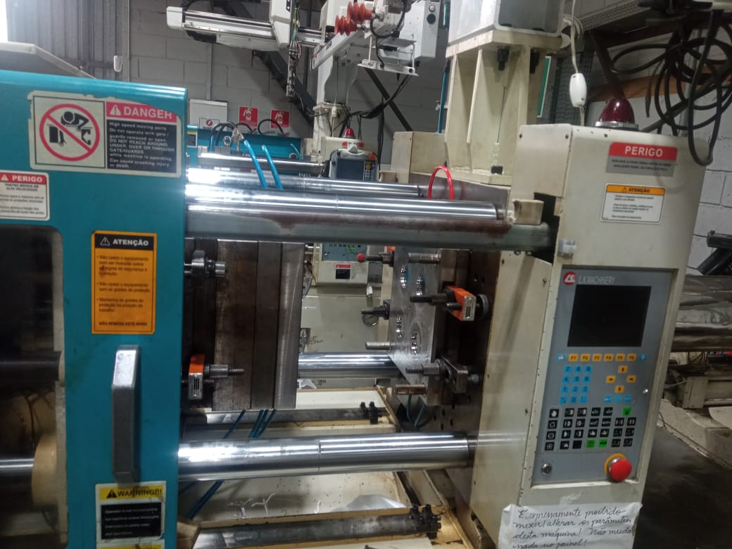 Injetora LK Potenza 130 tons